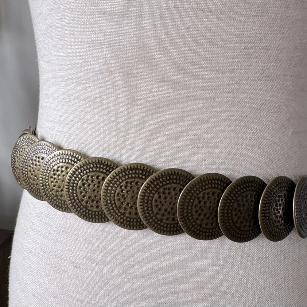 Metal Hammered Mermaid Accordion Hook Festival Statement Belt - One Size